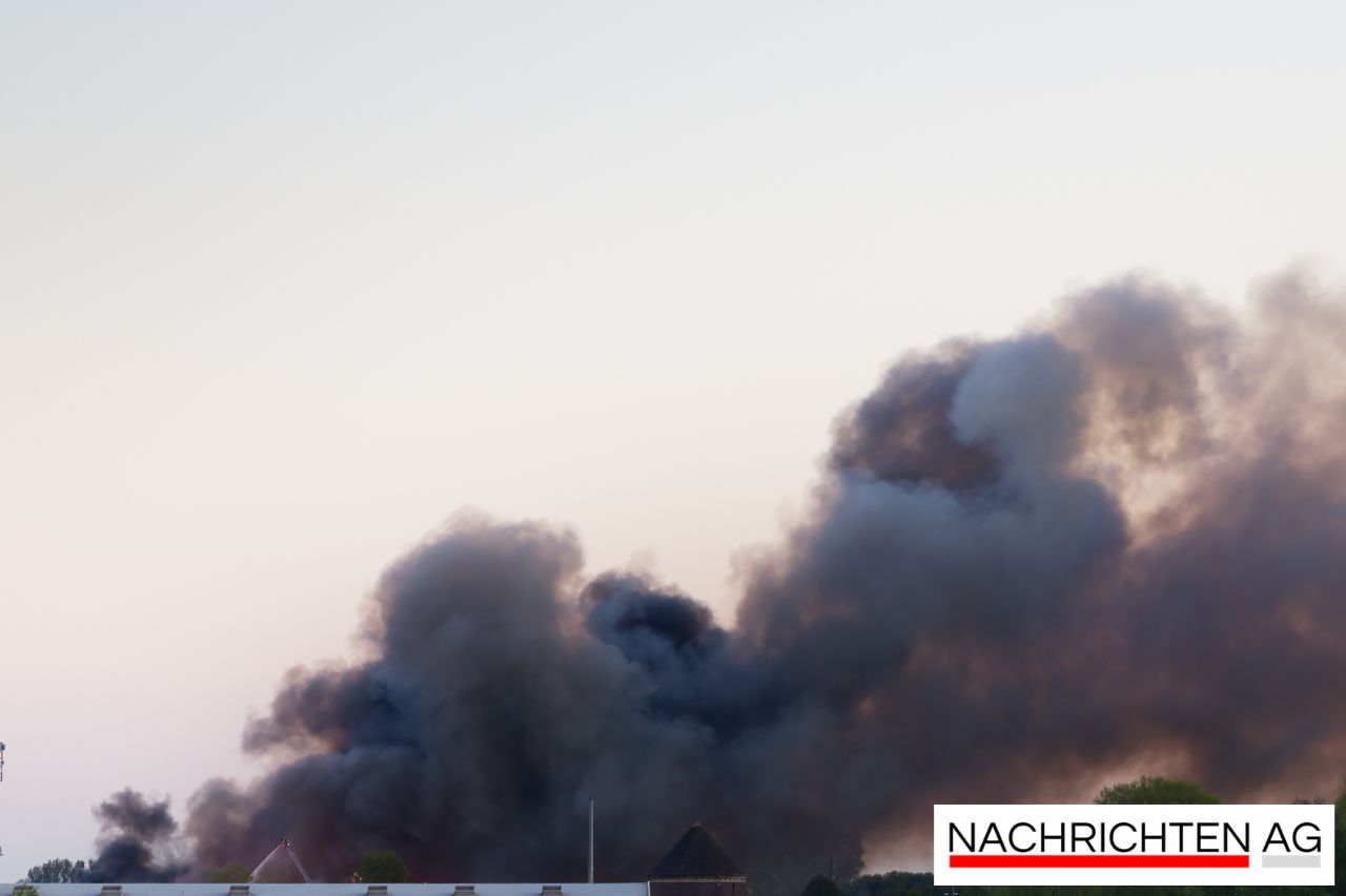 Großbrand in Karben: Feuerwehr kämpft gegen Feuer und Wassernot!