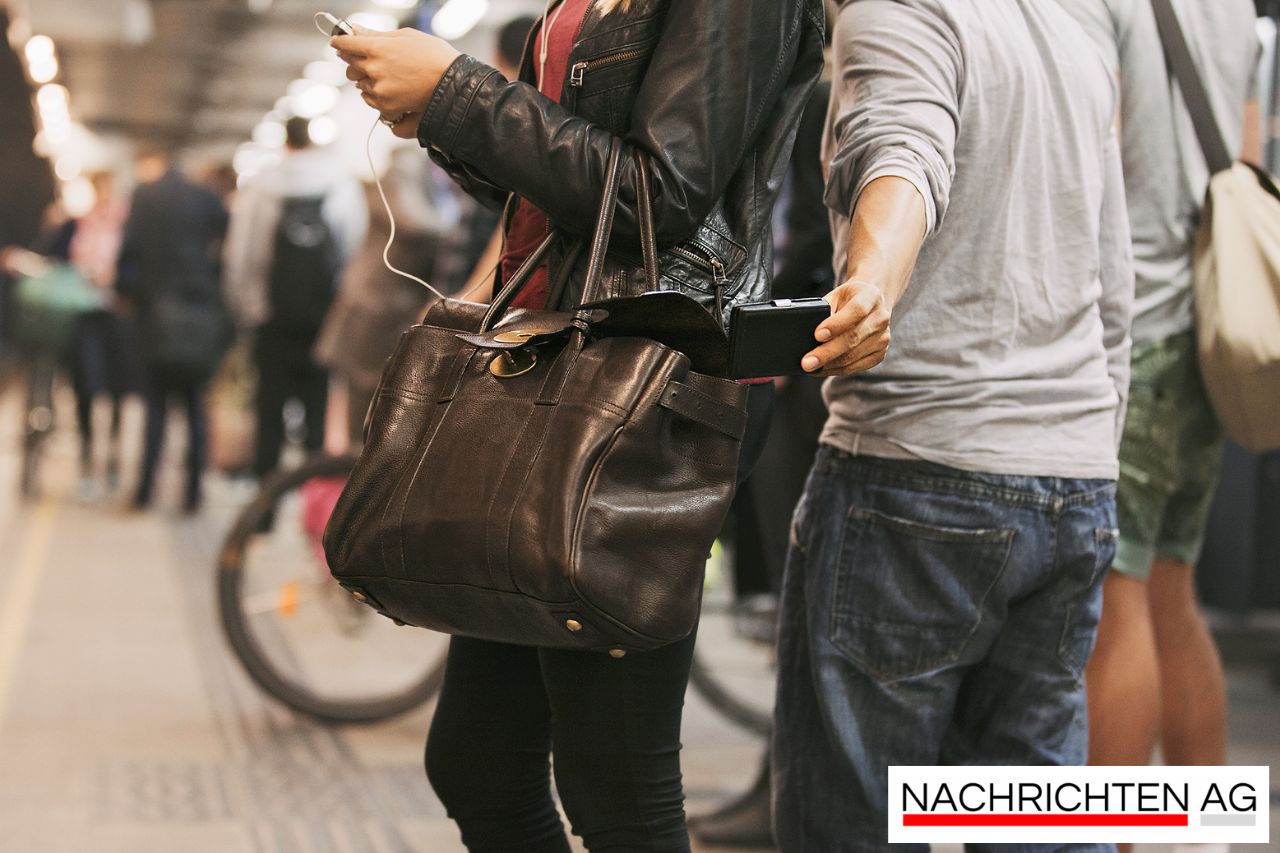 Banküberfall in Bad Homburg: Täter entkommt mit Geld aus Handtasche!
